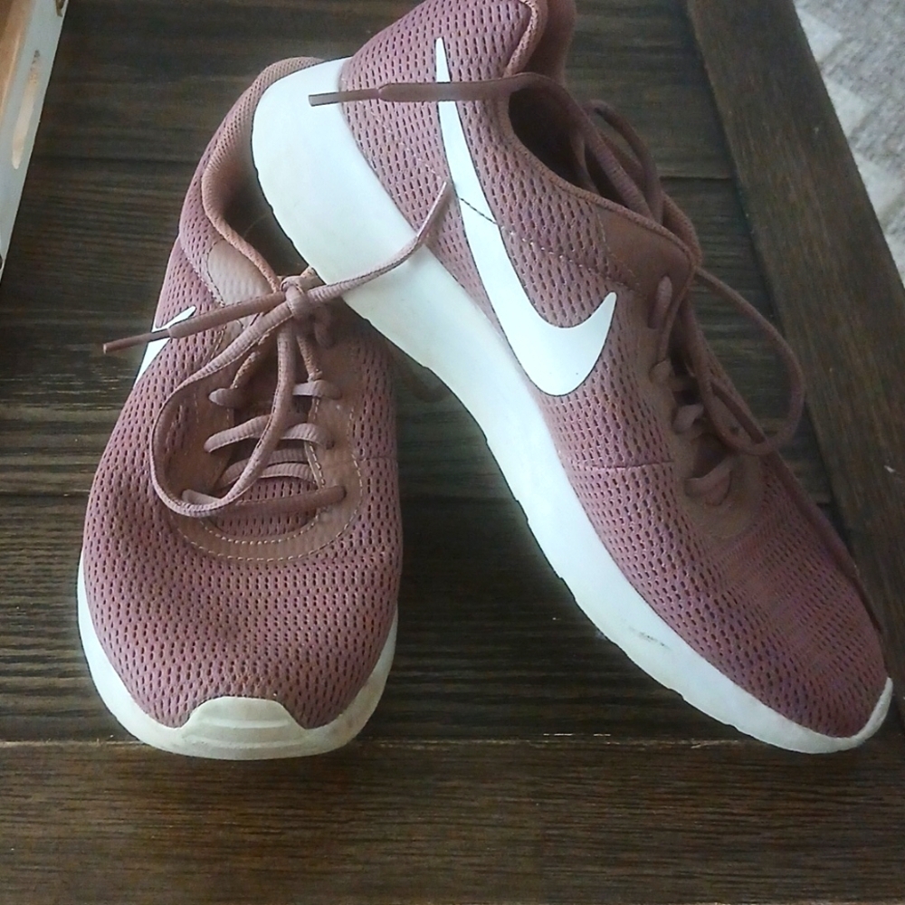 Nike Women's NIKE Tanjun Shoes Sneakers Sz 11